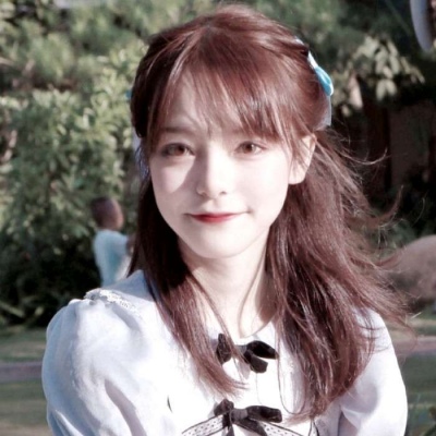 多人头像 “我要搜集整个春天的浪漫送给你” 沈俞讪