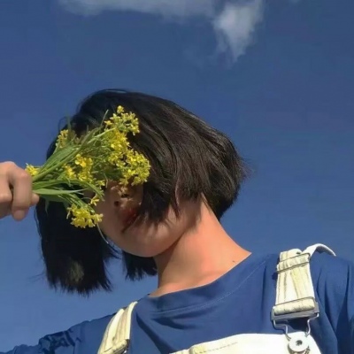 小清新女生头像  /打雷时你想到的是要下雨还是她害怕/