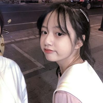 女生头像  回首亘年满月的怦然心动你扔拔得头筹.