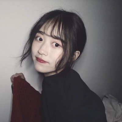 我拦不住要走的风。也抓不住整片天空。