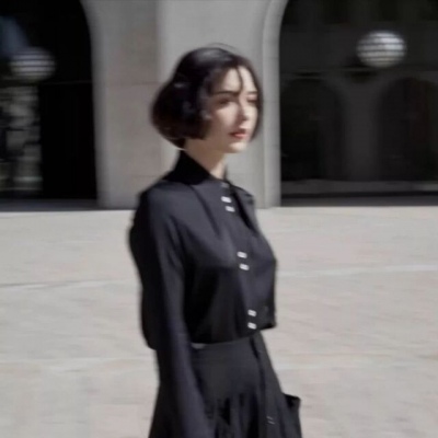 女生都很向往壁咚吧，嘿嘿～