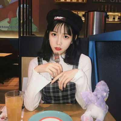 苓昀集♥vb.陈翔Doris.｜句子眉似远山不描而黛,唇若涂砂不点而朱.