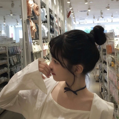 念七 丸子头女生精致细腻g头像