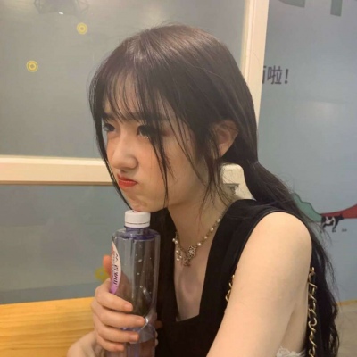 你嘴角微微上扬 胜过世间所有的风景到场