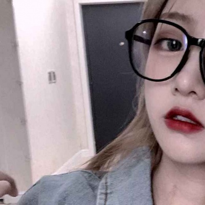 黑眼镜头像/女生『我对世界很满意，走起来日落星辰也有你』