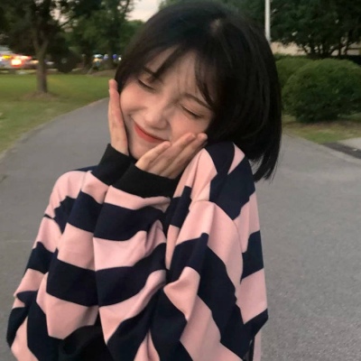 《女生头像》承蒙关照