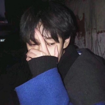 林杰  遮脸自拍男头/生活其实很简单 过了今天就是明天.