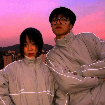 真人情侣头像  拜拜就拜拜  下一个更乖