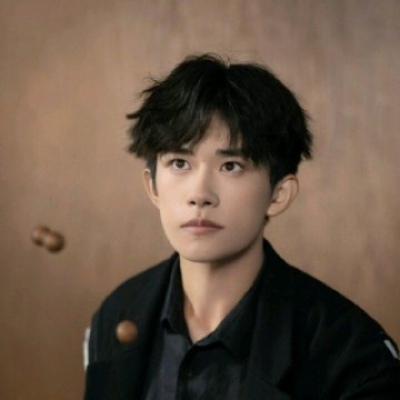 林弦：宝藏男孩易烊千玺帅气头像