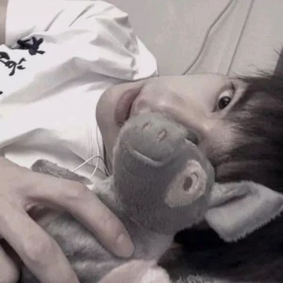 男生头像   ?音乐这东西，开心时入耳，伤心时入心