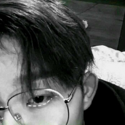 苏柒–黑色系帅气小哥哥