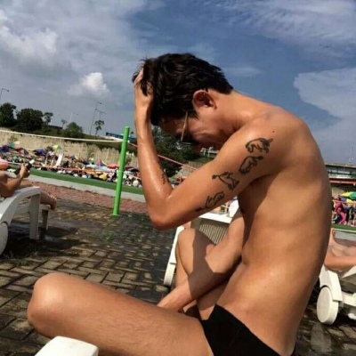 顾浔：高清男头 看满身富贵懒察觉