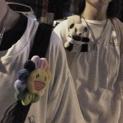 情侣头像 只期待后来的你能快乐.