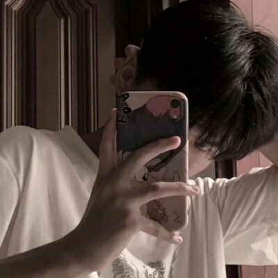 林一/ 上帝把云朵揉成雨滴 一半落在南边化了绕指柔给你