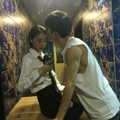 安奈 原宿风真人情头 用尽年少时的青春爱你 便拿余生的苍生来忘你