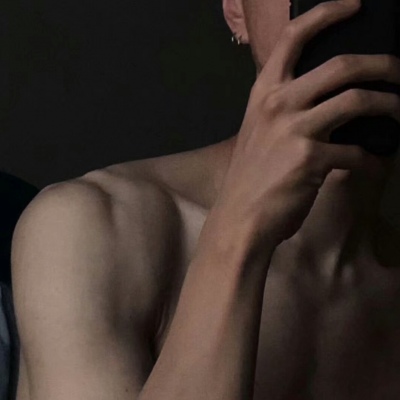 芯儿   一组诱人腹肌照