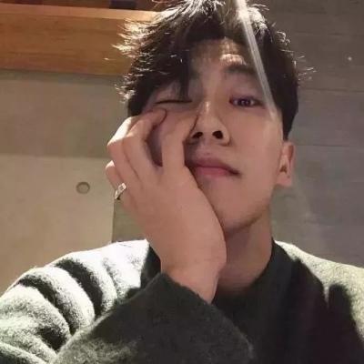 微信头像男生成熟稳重  我的男孩要对我好