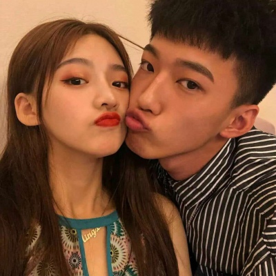 不是因为想恋爱才遇见你，而是因为遇见你，才有了恋爱的想法。