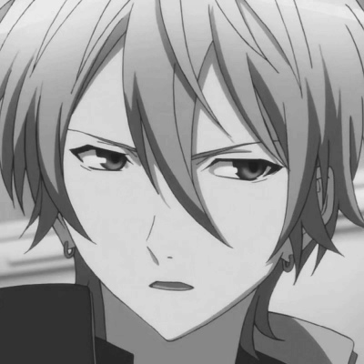 白灏宇:男生头像/动漫/黑白/高冷