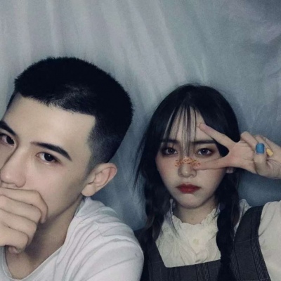 优质情侣头像#能在最好的年纪遇见最好的你，我很幸福。