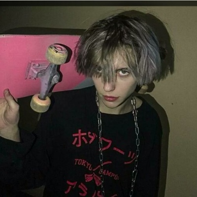 栀淅：美腻男头可甜可咸