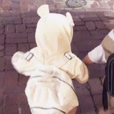 沈曦:一对两张可爱萌娃情头  目光是你心里是你.