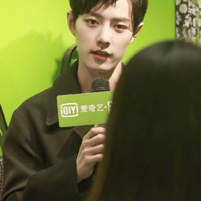 肖战（我的宝藏男孩，战战，肖烟四起，为你而战。爱辽爱辽。）