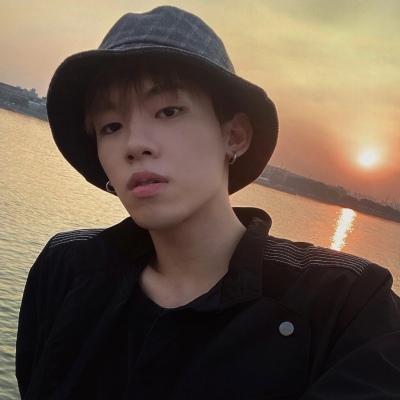 男生头像·望喜