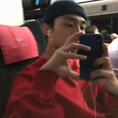 莫小昕。男生头像 我的天空本来缪若星辰，遇见你之后星空长明。