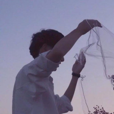 By.宿醉   情侣头像  深知不重要 怎敢胡闹