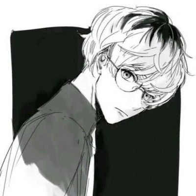 戴眼镜的小哥哥很好看的呐