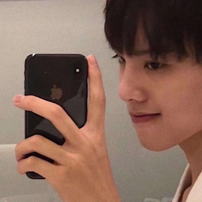 男生头像?   除她之外，再无她人