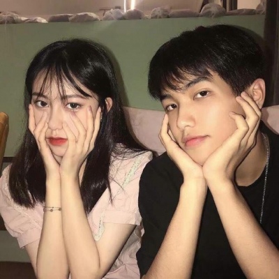 By.宿醉  情侣头像   实不相瞒，还是想你，问题挺大，尽量克服