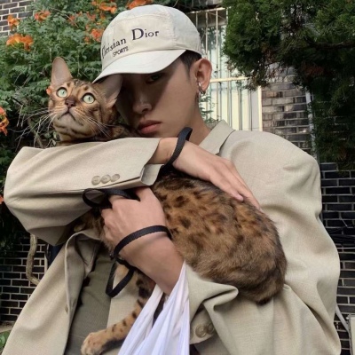 溺毙:超酷帅气简单魅力男头.为了甩掉孤独 与世俗慢慢沾边