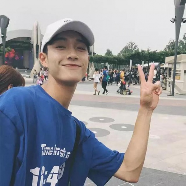 微信男生头像英俊潇洒帅气 慢热只是因为不够喜欢