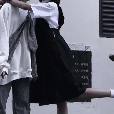 陪我跨年的那个人必须是你。