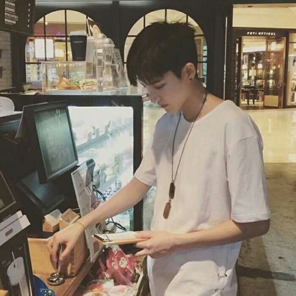 安奈 冷淡风男头 有一种感觉可以藏在心里一辈子