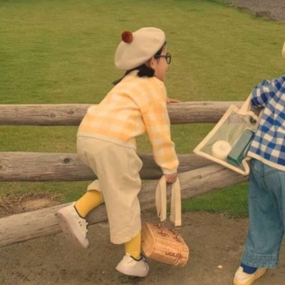 夏夏：敲级可耐的萌娃情头丫  快快乐乐 可可爱爱 没有脑袋