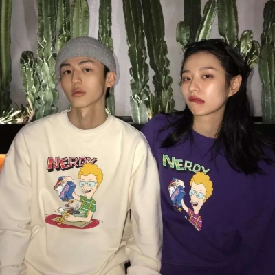 真人情侣头像  要在缱倦的爱意中勇敢生活.