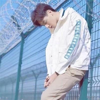 晓曦-蓝色小哥哥头像