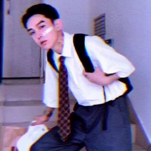 自截个性男生头像 二转注明七妎