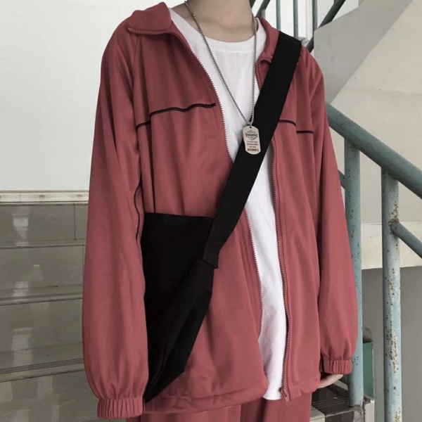 莫小昕。部位男头 你没有如期归来，而这正是离别的意义.