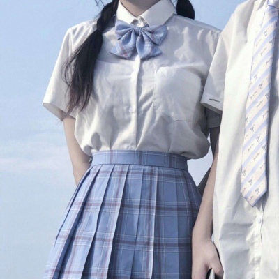 白灏宇:情侣头像/部位/一对两张/还有星月可以寄望 还有宇宙浪漫不止。