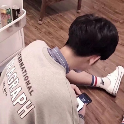 阳光男生头像   很遗憾吧  连最后的相遇都如此狼狈