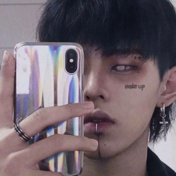 现在的人真奇怪 不爱你 也不放过你