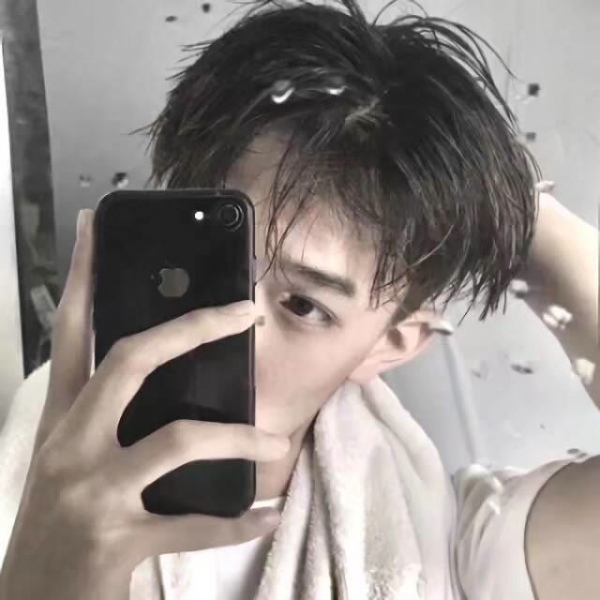 江喻绾     干净/简单/回不去的路 我比谁都清楚。♡