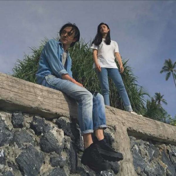 情侣头像一对两张/我知道我遇见你了我就再也喜欢不了别人了