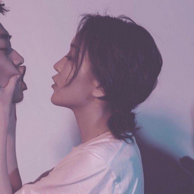 溺毙:一对两张原宿风真人情头.云层深处有家博物馆 陈列着彩色温柔