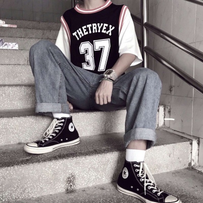 身段部位男/图源dt 罪恶/在所有人事已非的景色里，我最喜欢你。—喜欢