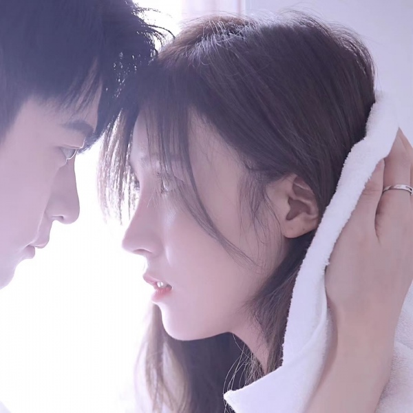 江喻绾      干净/唯美/甜/我对未来的诸多期待中也包括你。♡